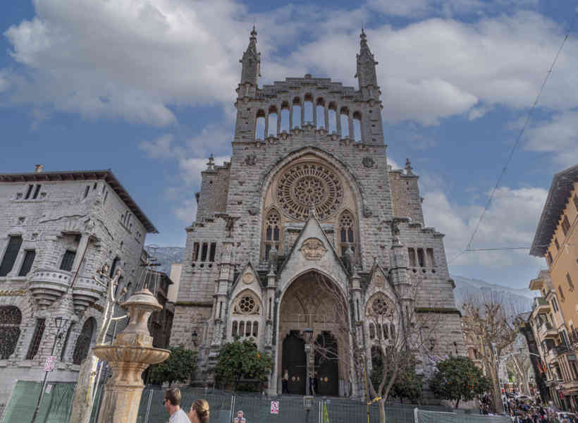 Mallorca - Sóller 06 - iglesia de Sant Bartomeu.jpg